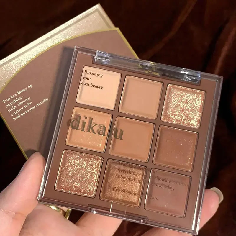 Paleta de Sombras Brilhantes - 9 Cores Peroladas e Encantadoras